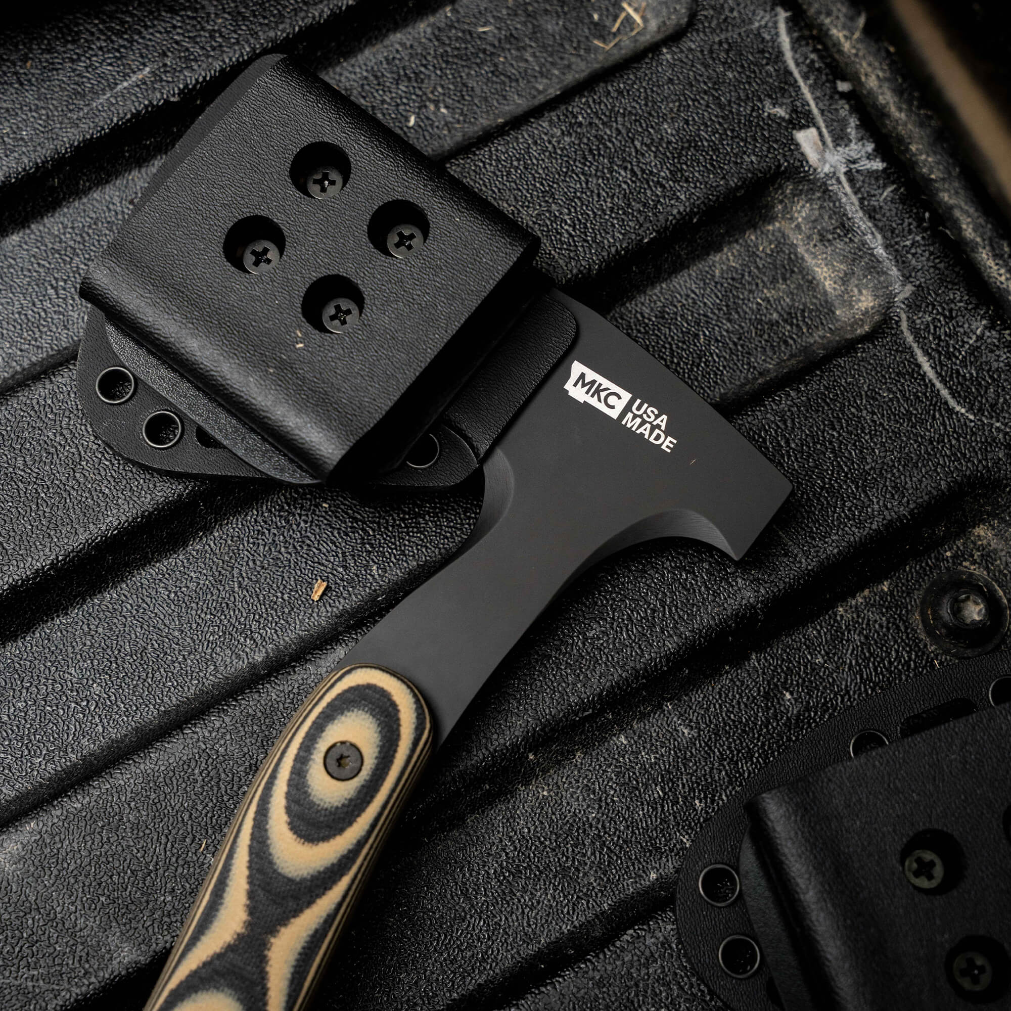 HELLGATE HATCHET - TAN & BLACK