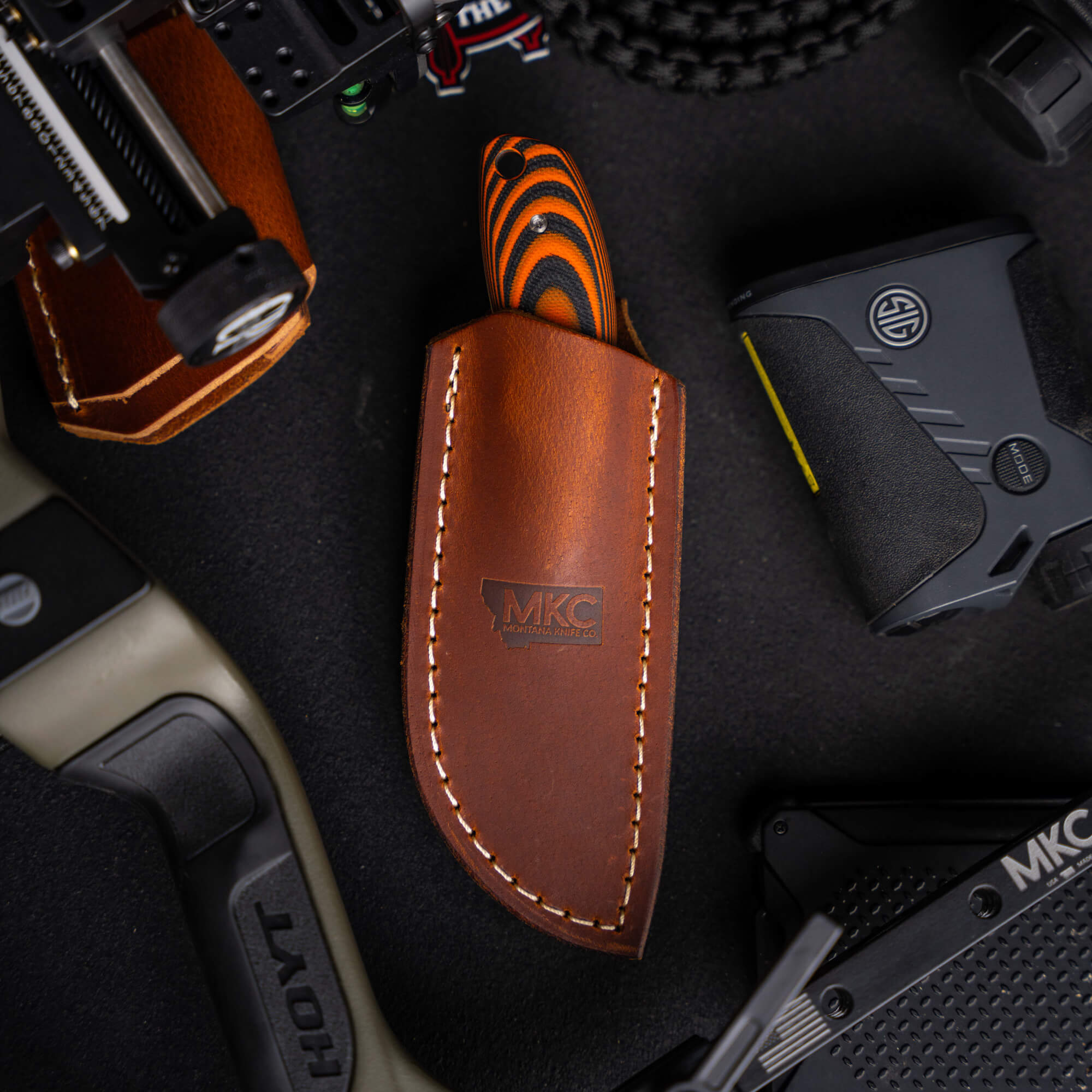 PACKOUT LEATHER SHEATH - VERTICAL BELT CARRY