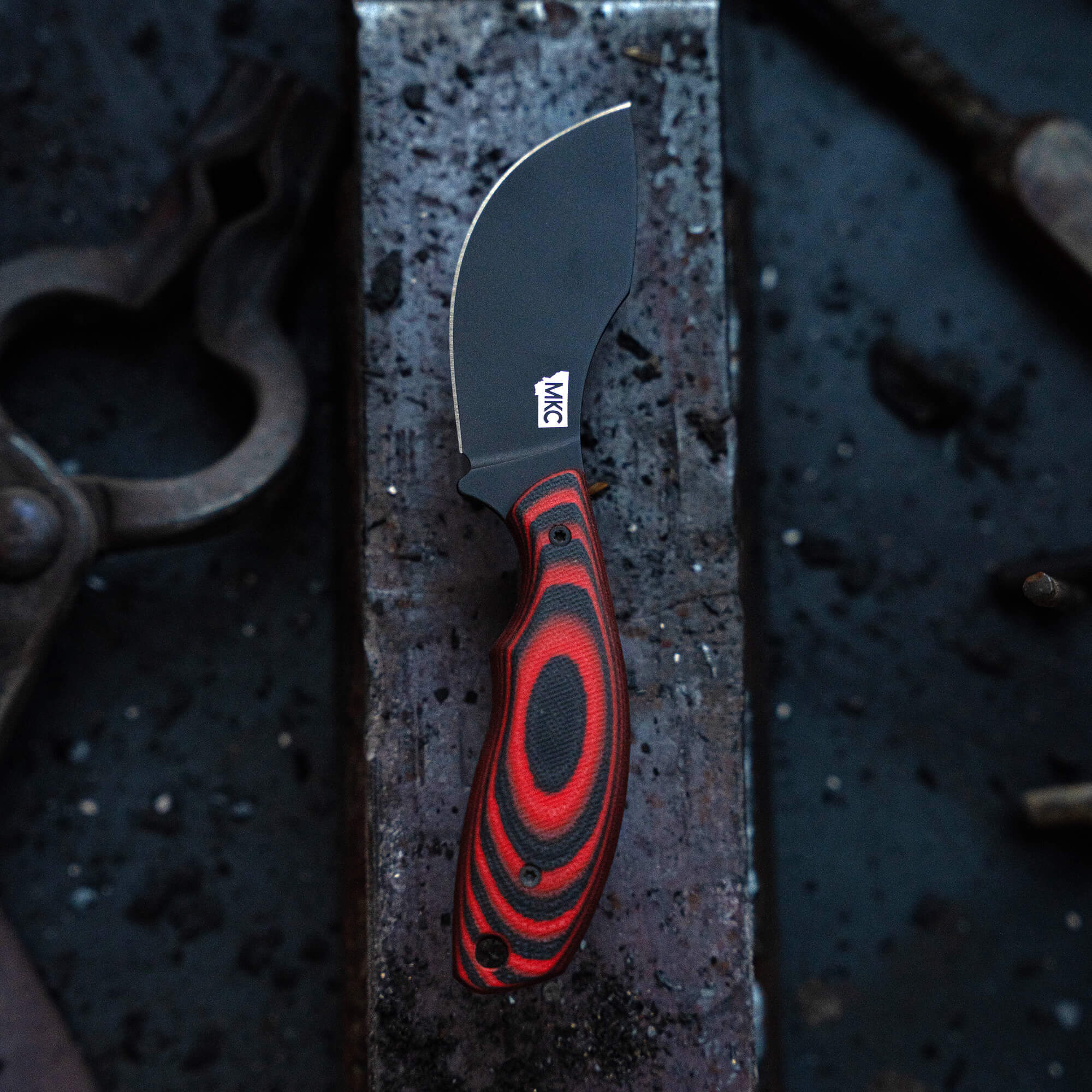 PACKOUT SKINNER PVD - KEEP HAMMERING EDITION - RED & BLACK
