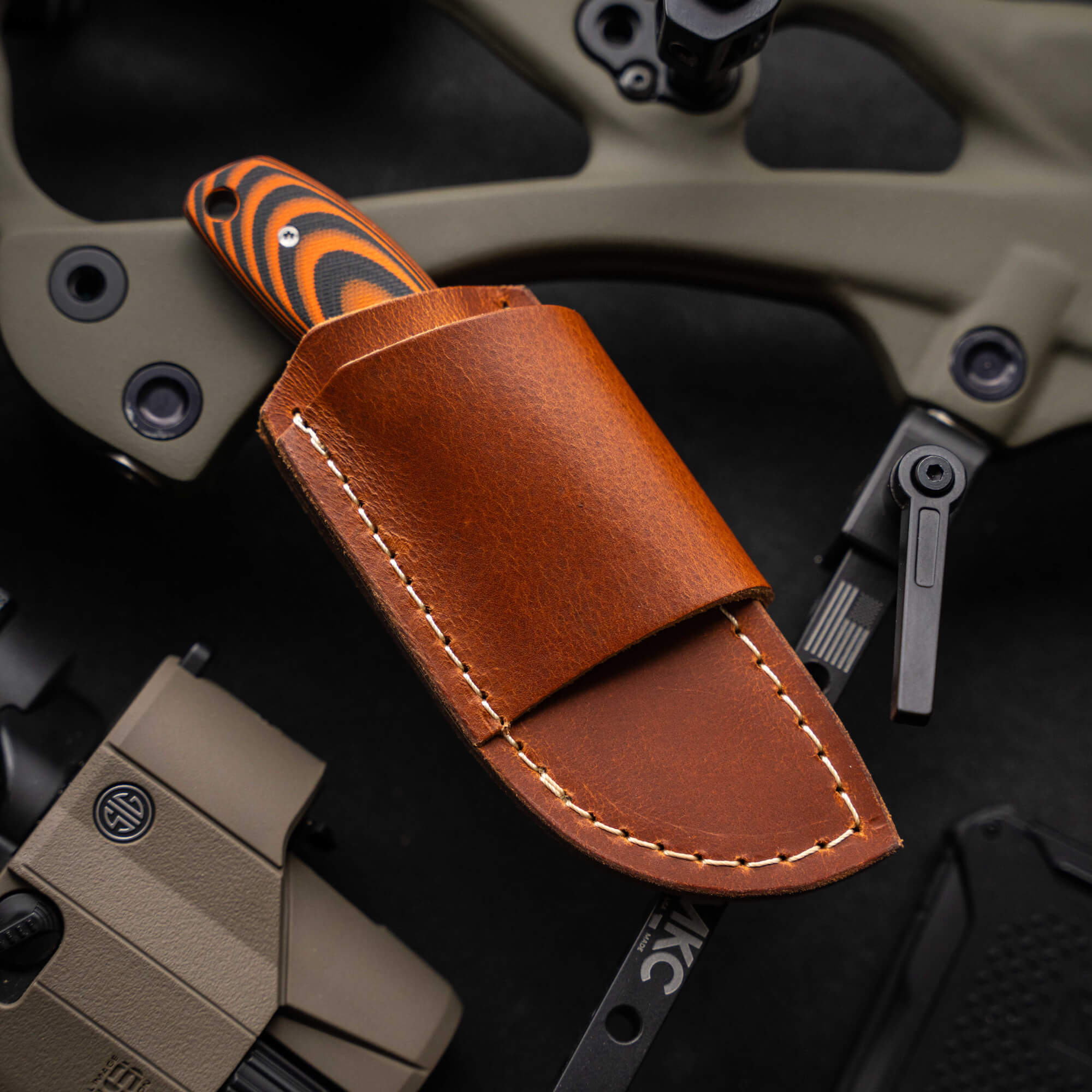 PACKOUT LEATHER SHEATH - HORIZONTAL BELT CARRY