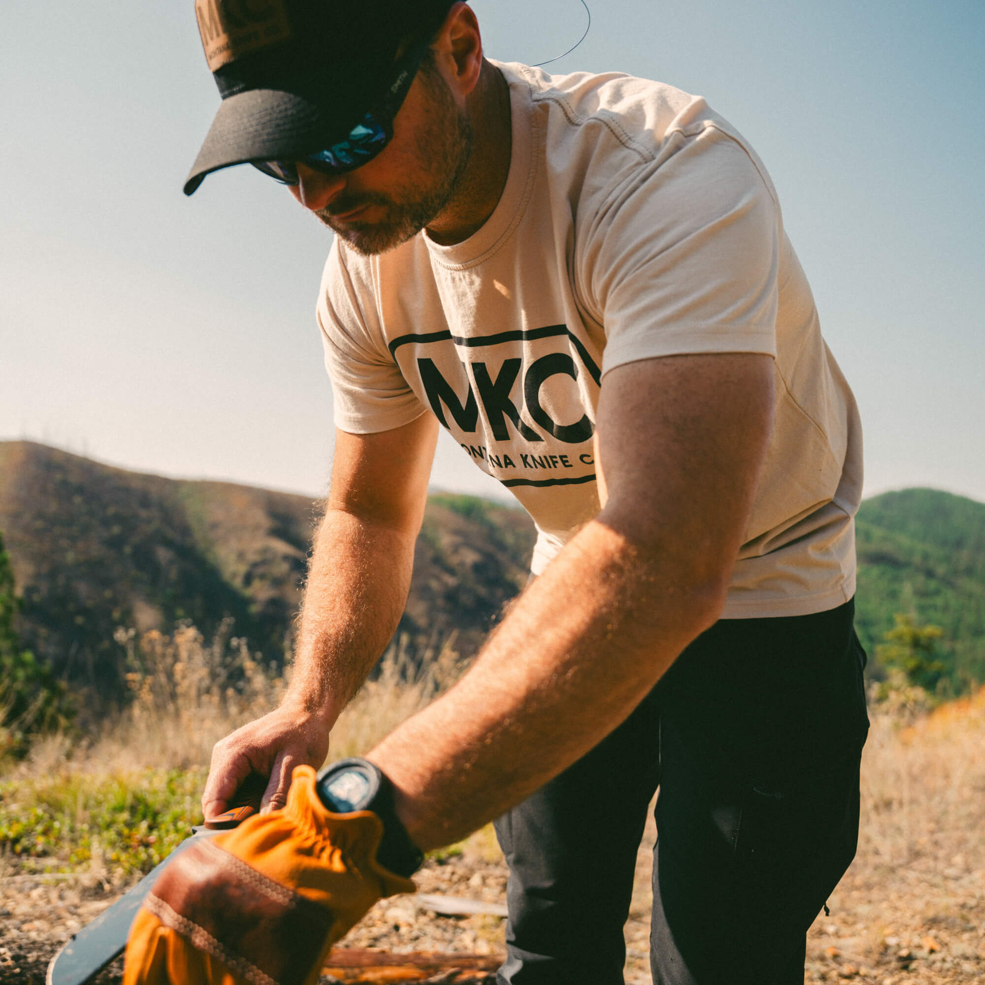 MKC LOGO TEE - BONE