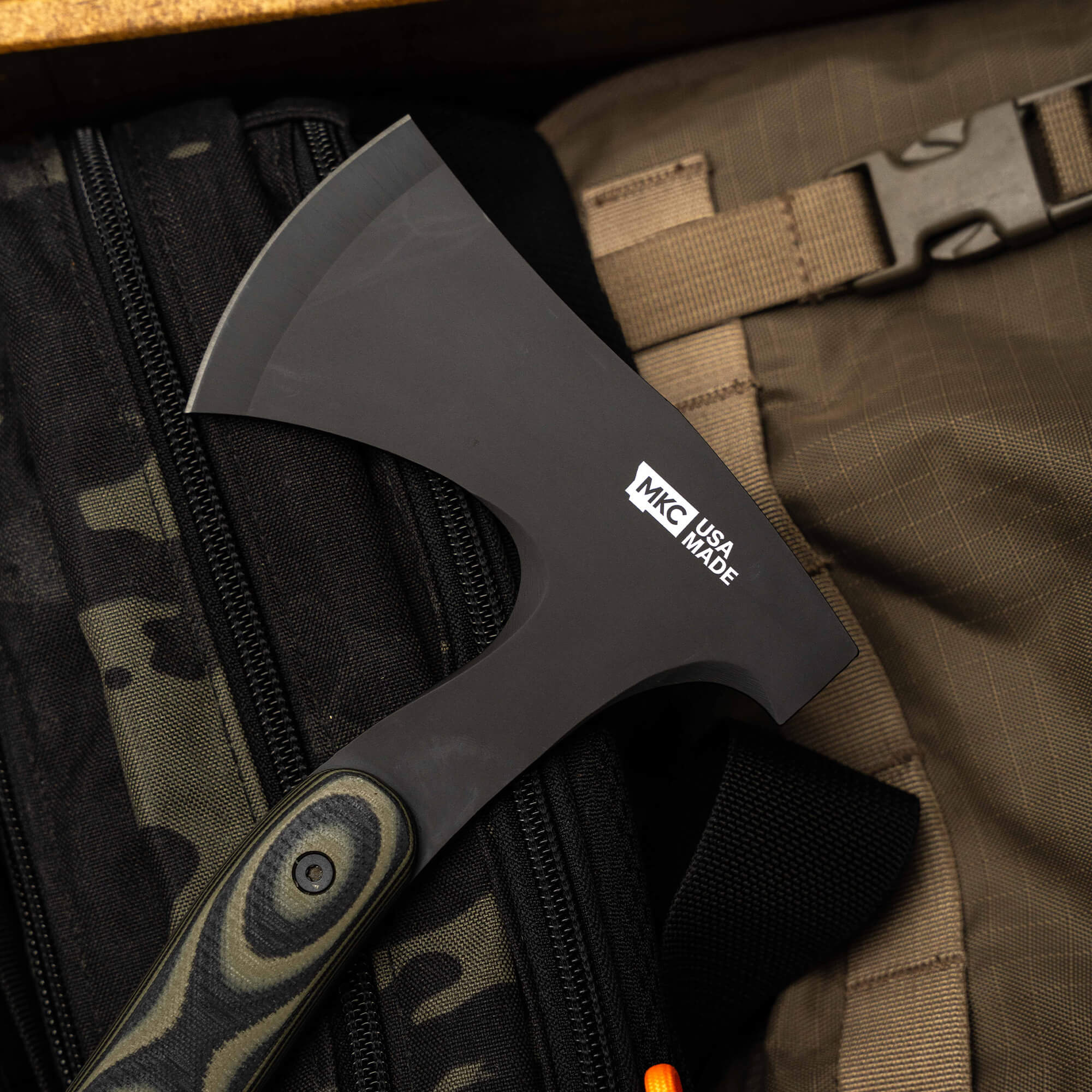 HELLGATE HATCHET - GREEN & BLACK