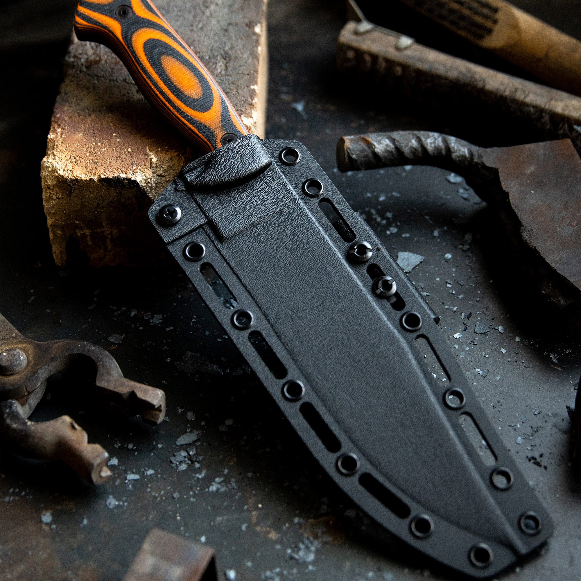THE MARSHALL BUSHCRAFT KNIFE - ORANGE & BLACK