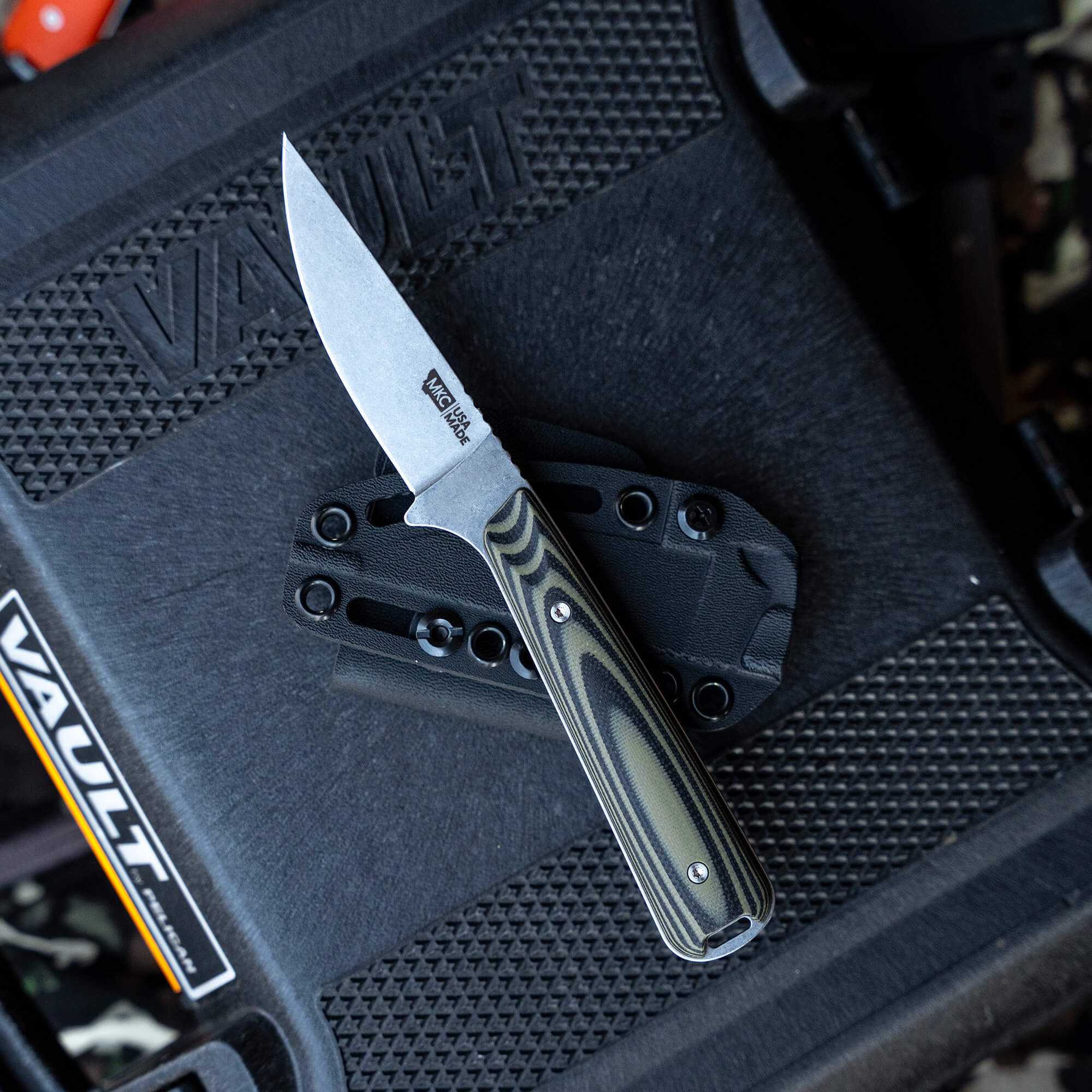 FLATTAIL - GREEN & BLACK