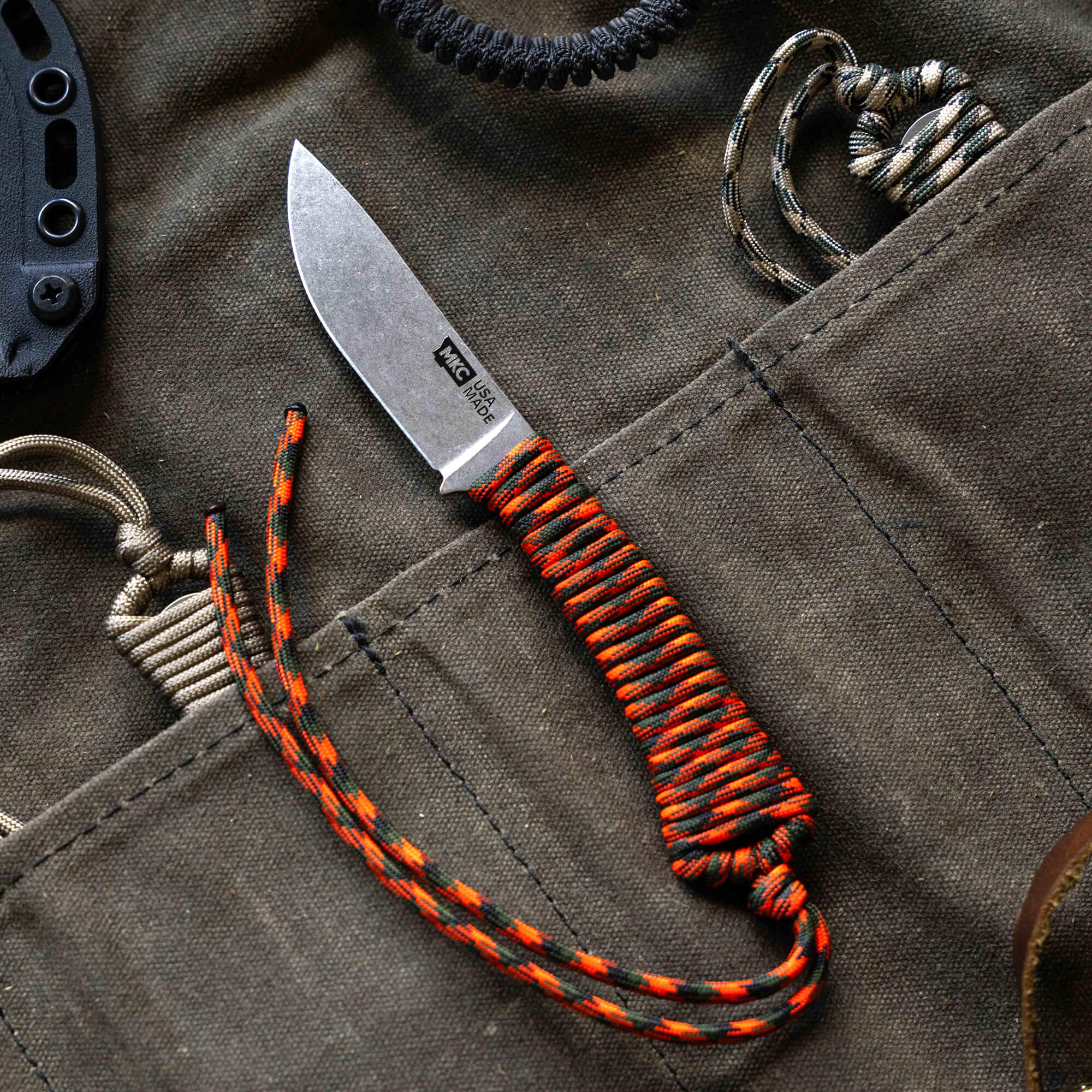 MINI STONED GOAT - ORANGE & BLACK