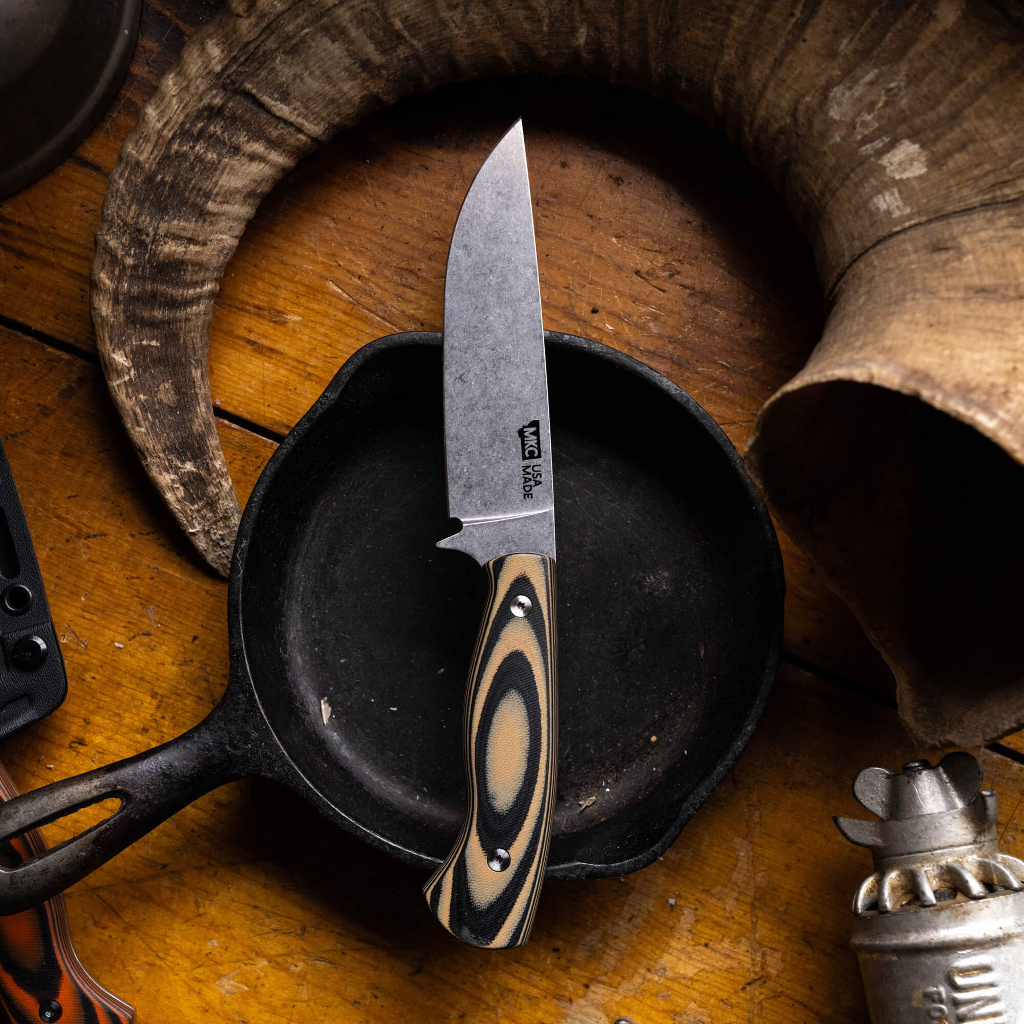 MAGNACUT SUPER CUB - DROP POINT HUNTER - TAN & BLACK