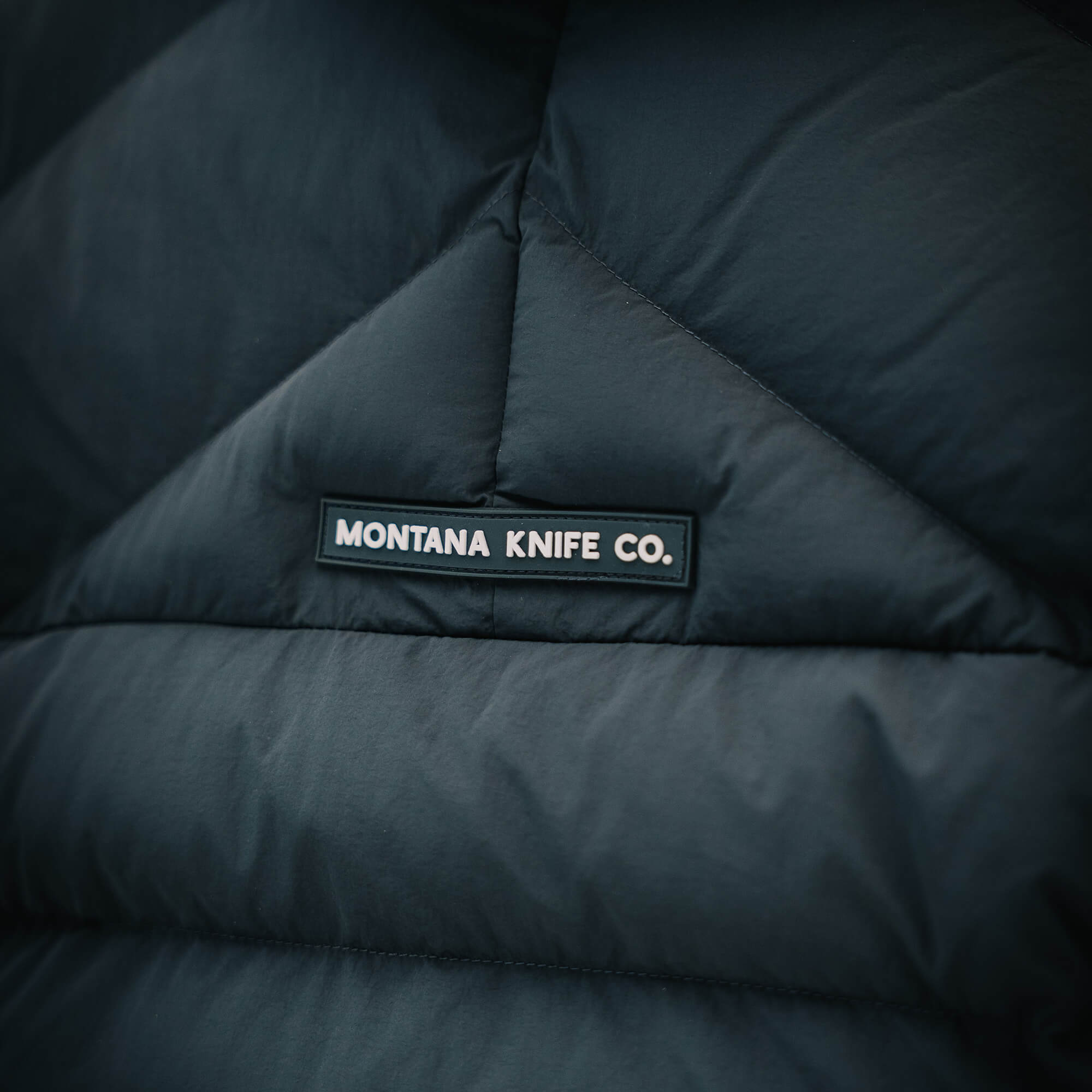 OBERLIN PULLOVER PUFFY JACKET - CHARCOAL