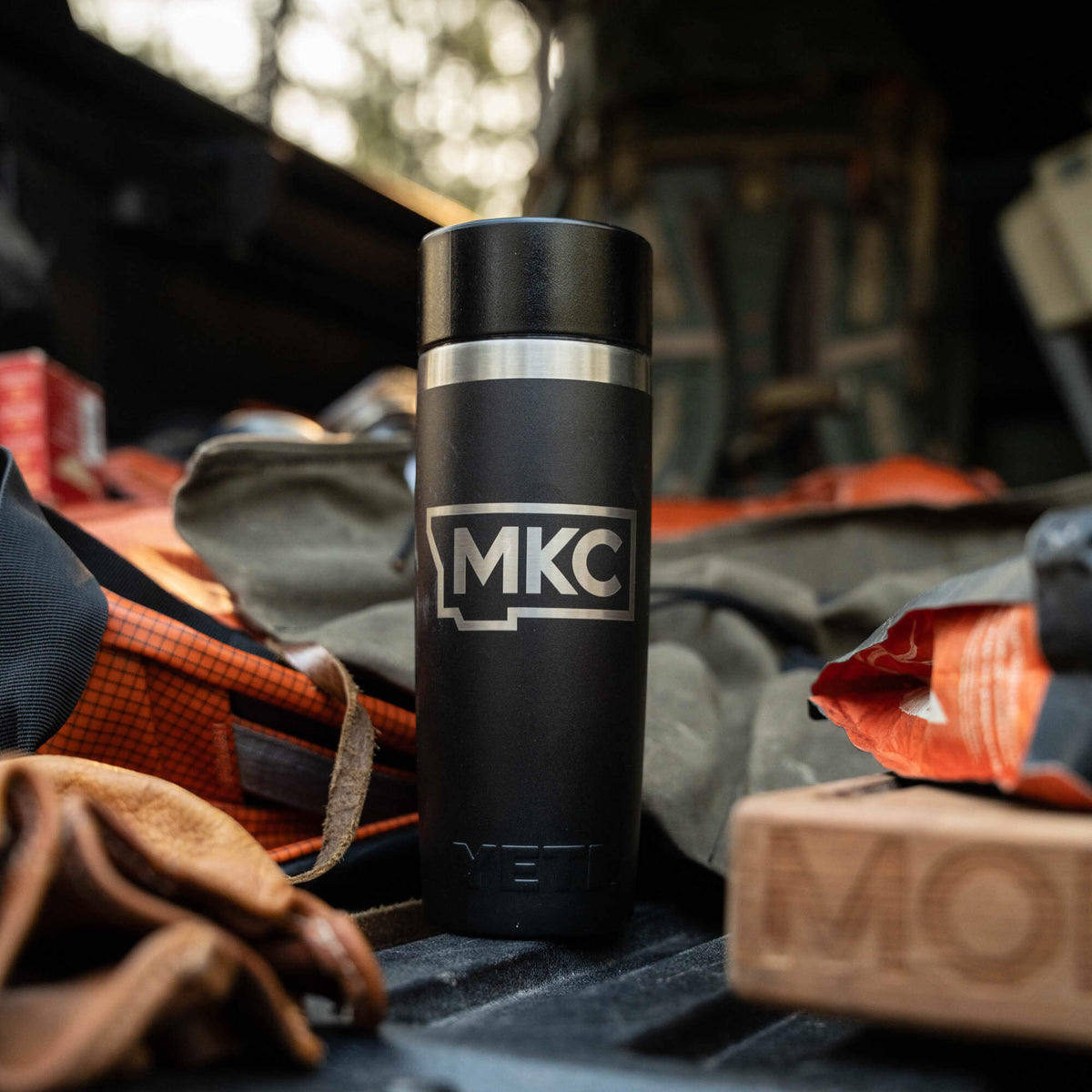 MKC x YETI RAMBLER 16 OZ HOTSHOT