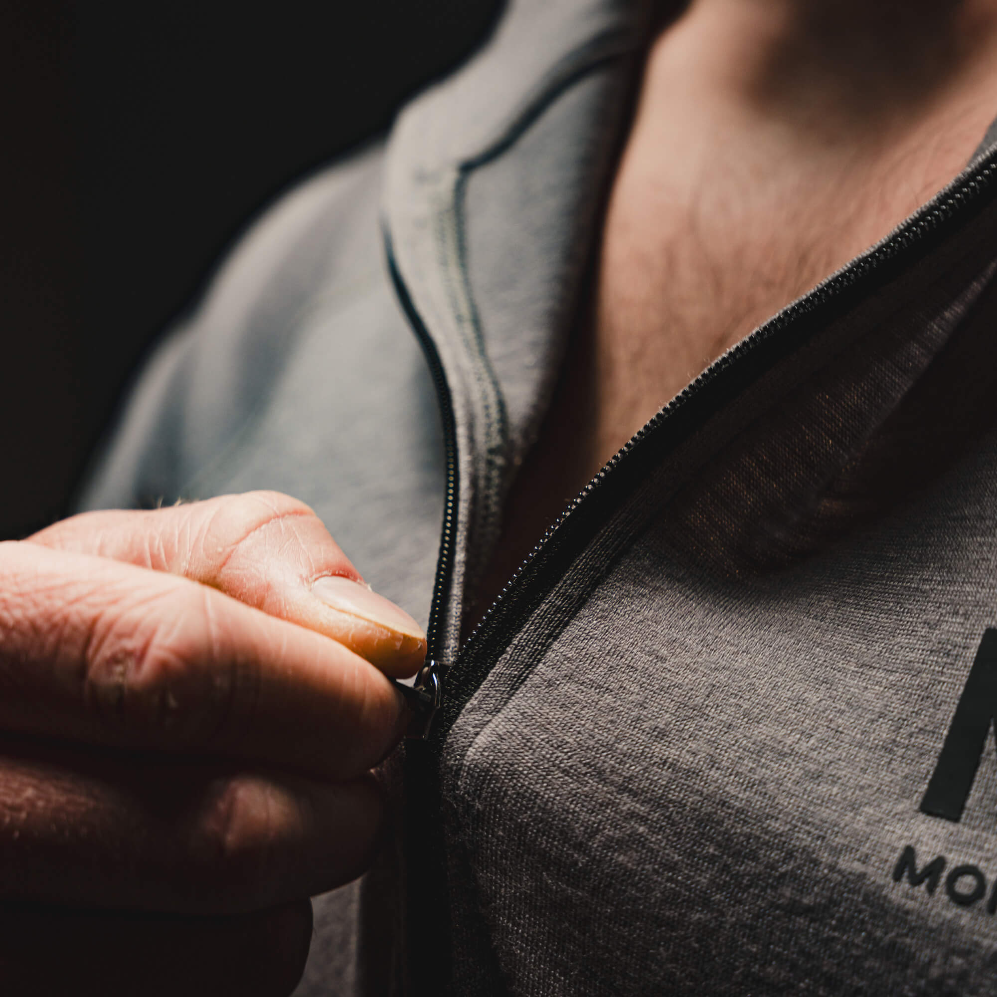 ウェア MK RANGE LINE PRO QUARTER ZIP - CHARCOAL