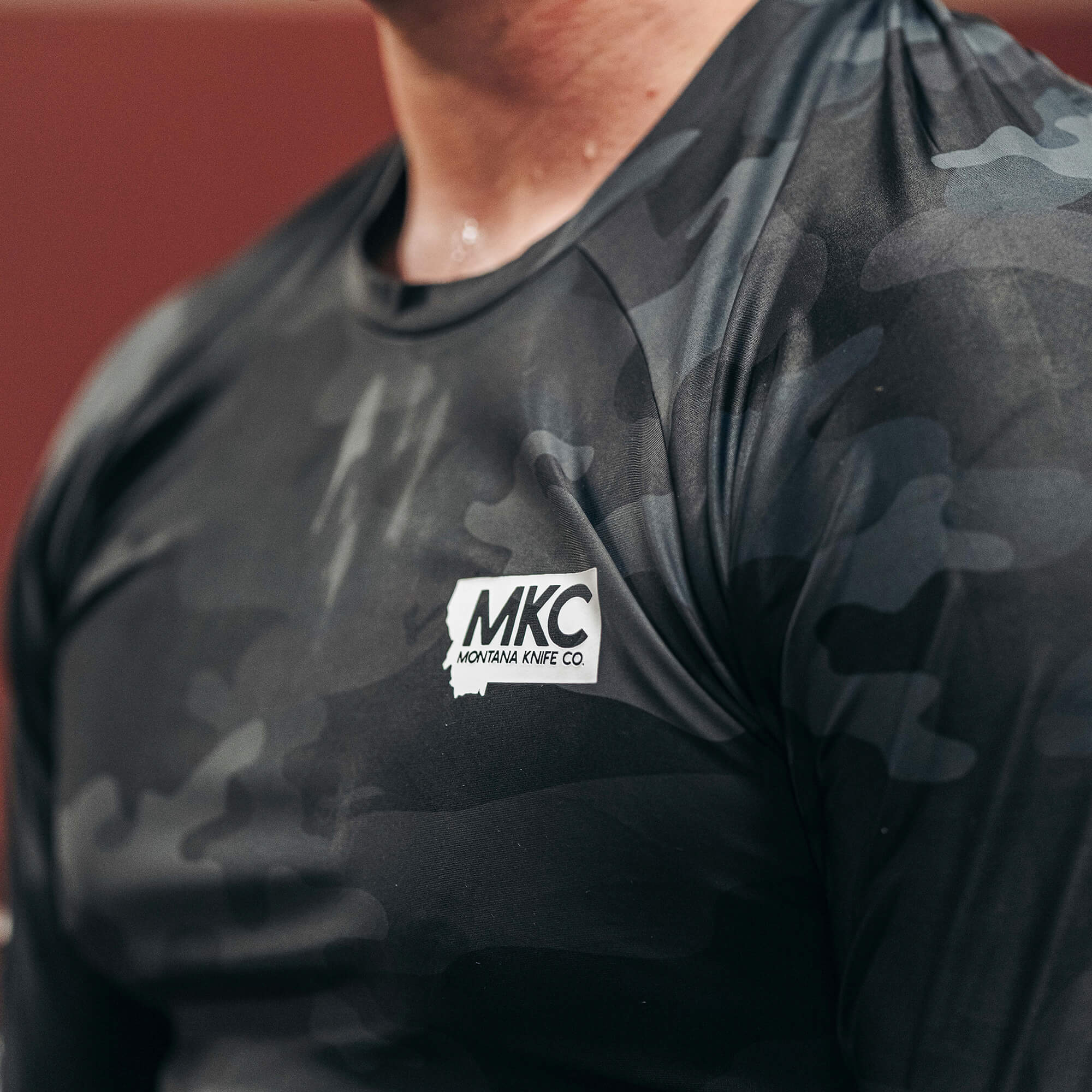 MKC LS PERFORMANCE CREW - DARK MKC CAMO