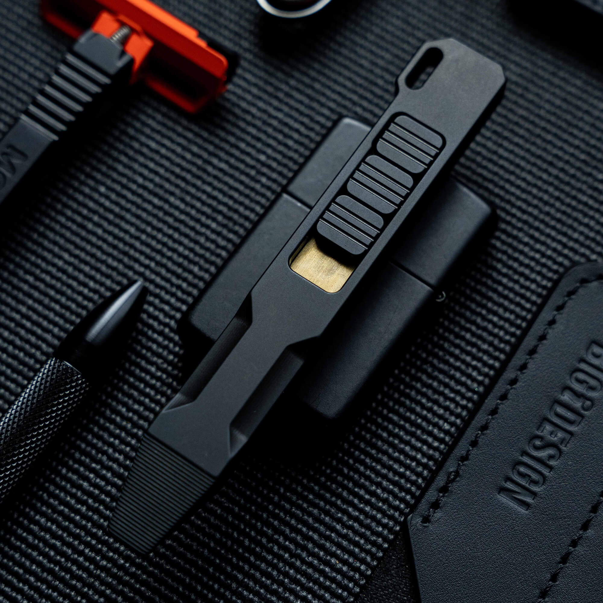 MKC X BIG IDEA DESIGN - Ti PRY BAR