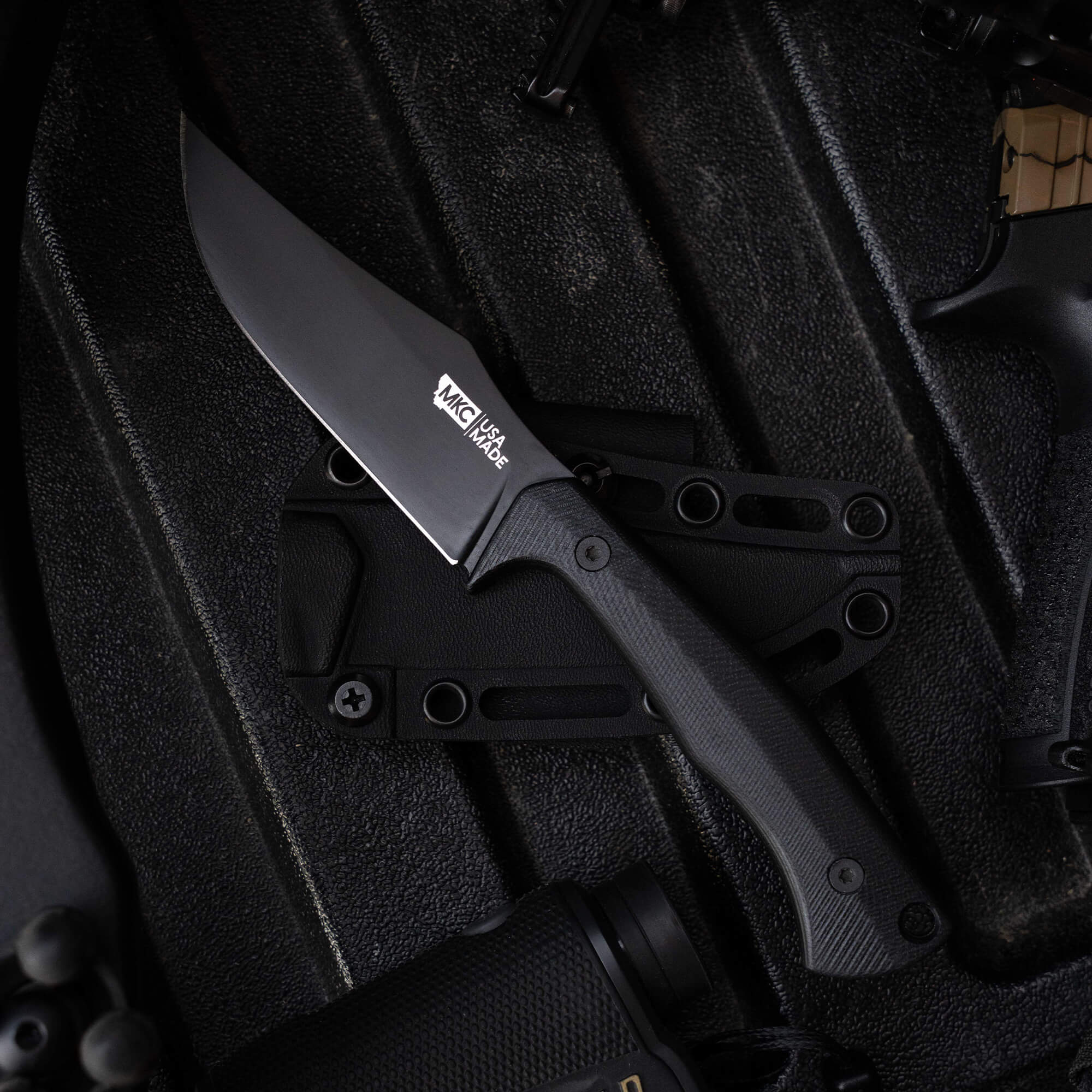 TRIUMPH PRO - BLACK