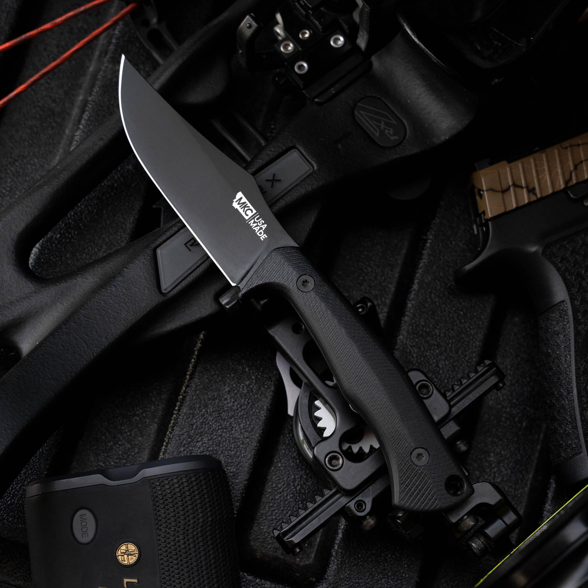 TRIUMPH PRO - BLACK