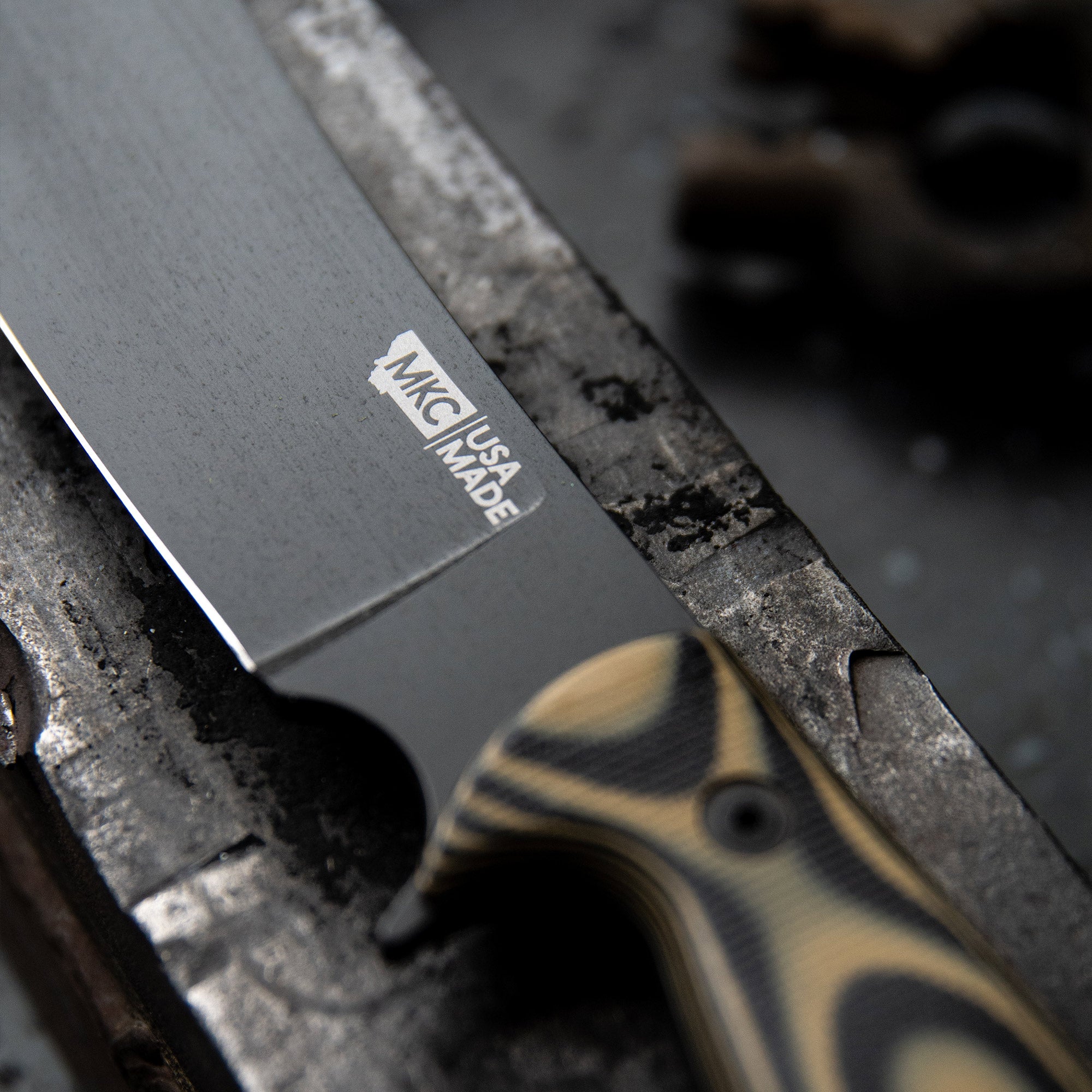 THE MARSHALL BUSHCRAFT KNIFE - TAN & BLACK