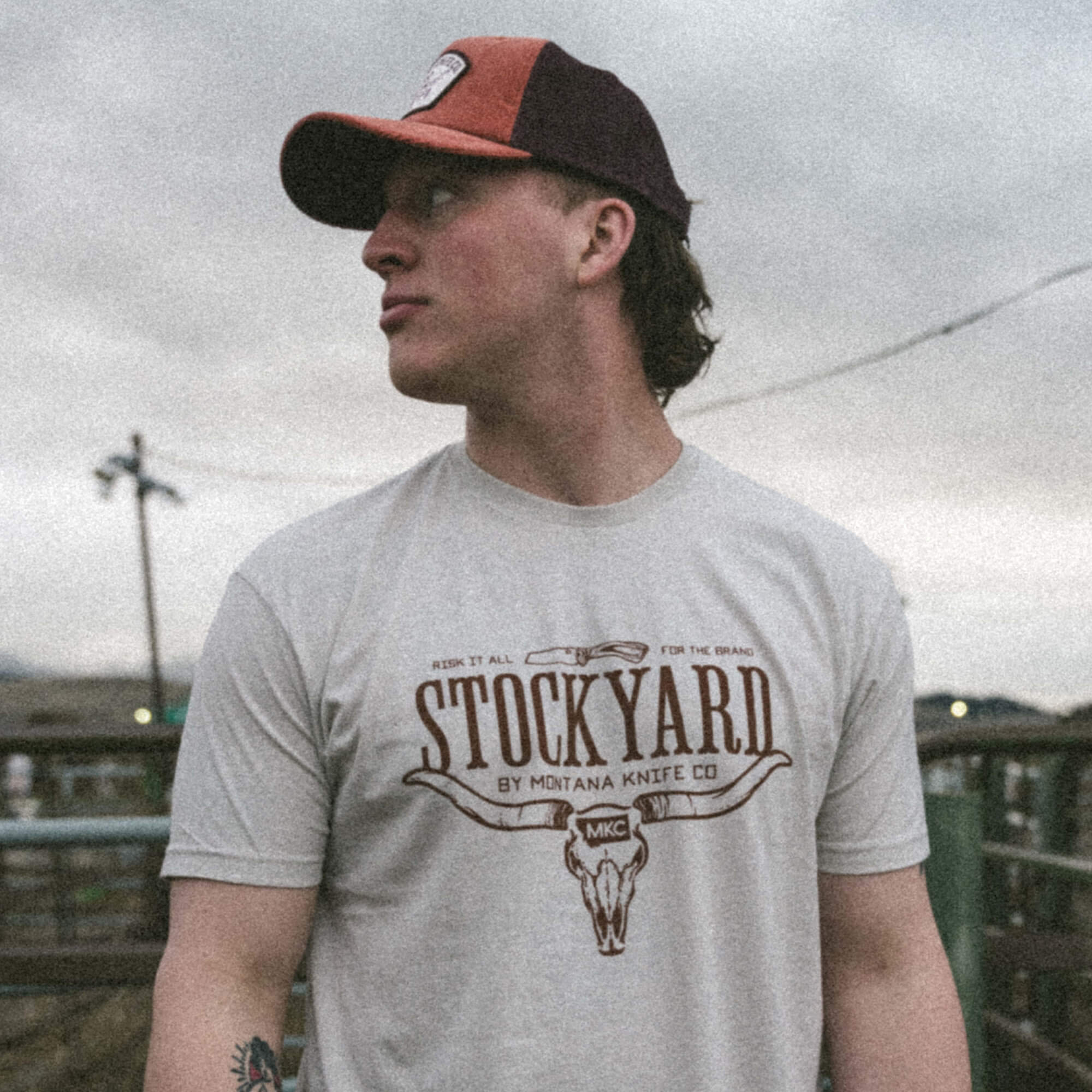 STOCKYARD CORDUROY HAT - CLAY/MAROON