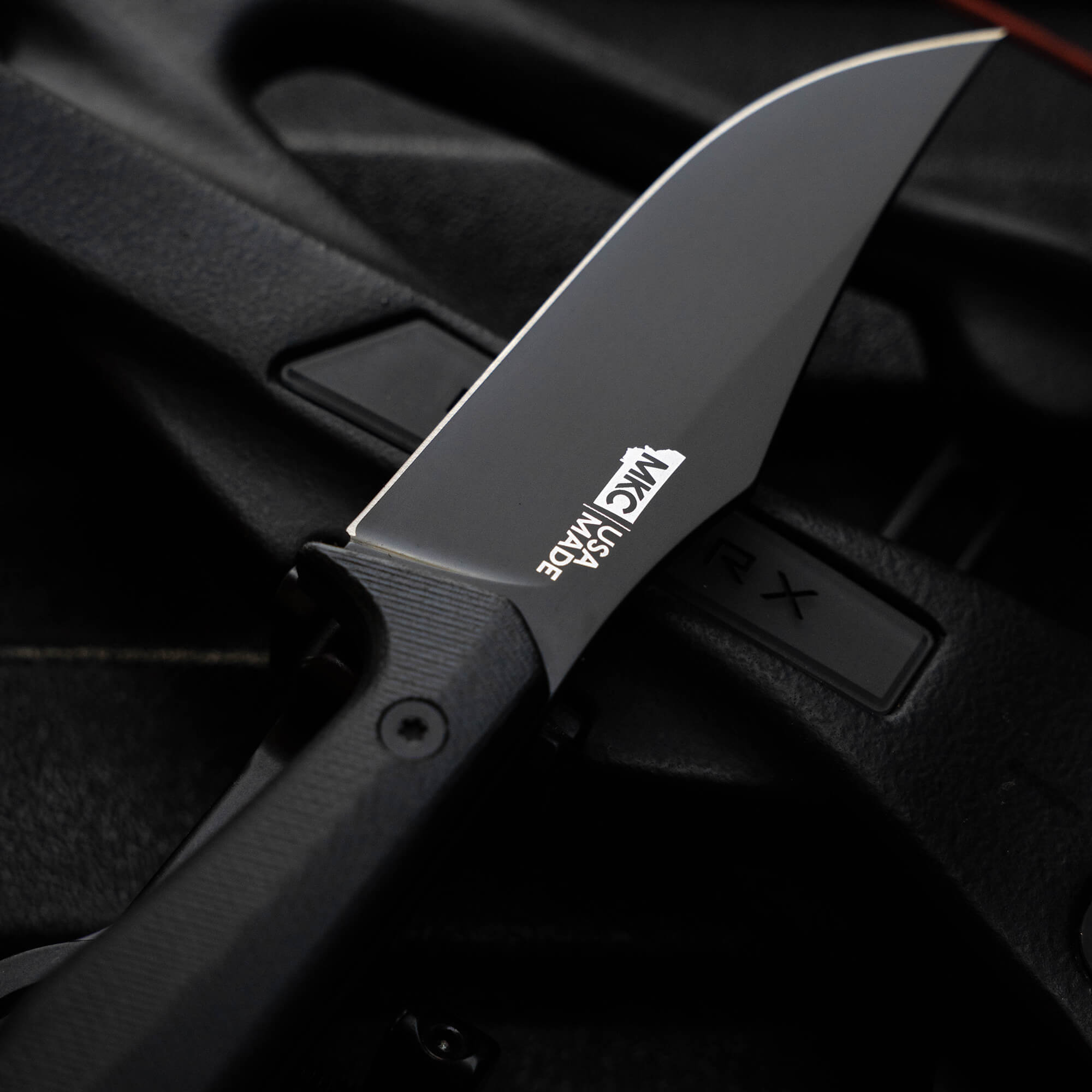 TRIUMPH PRO - BLACK