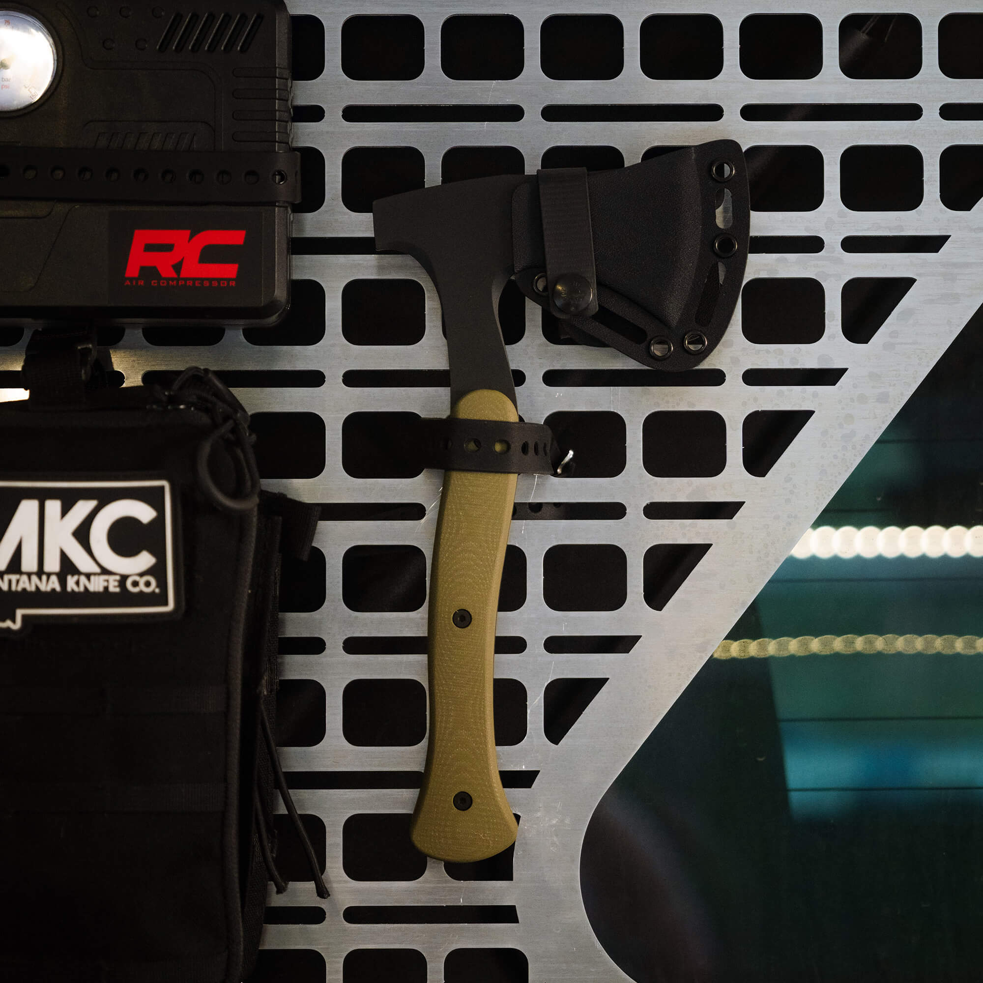 HELLGATE HATCHET - OLIVE