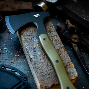 THE HELLGATE HATCHET - OLIVE