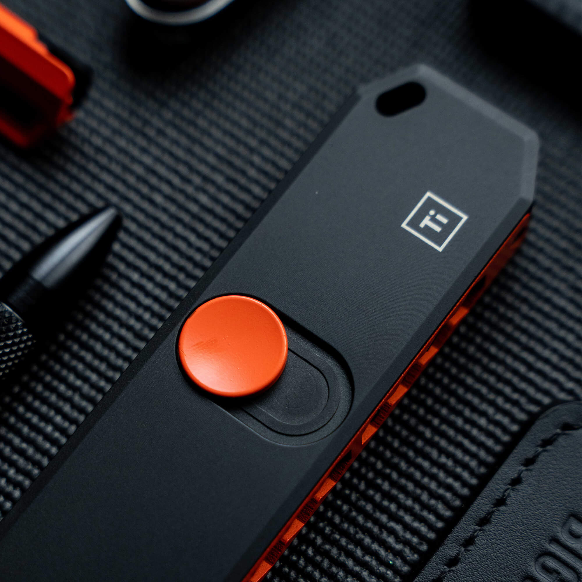 MKC X BIG IDEA DESIGN - BIT BAR II