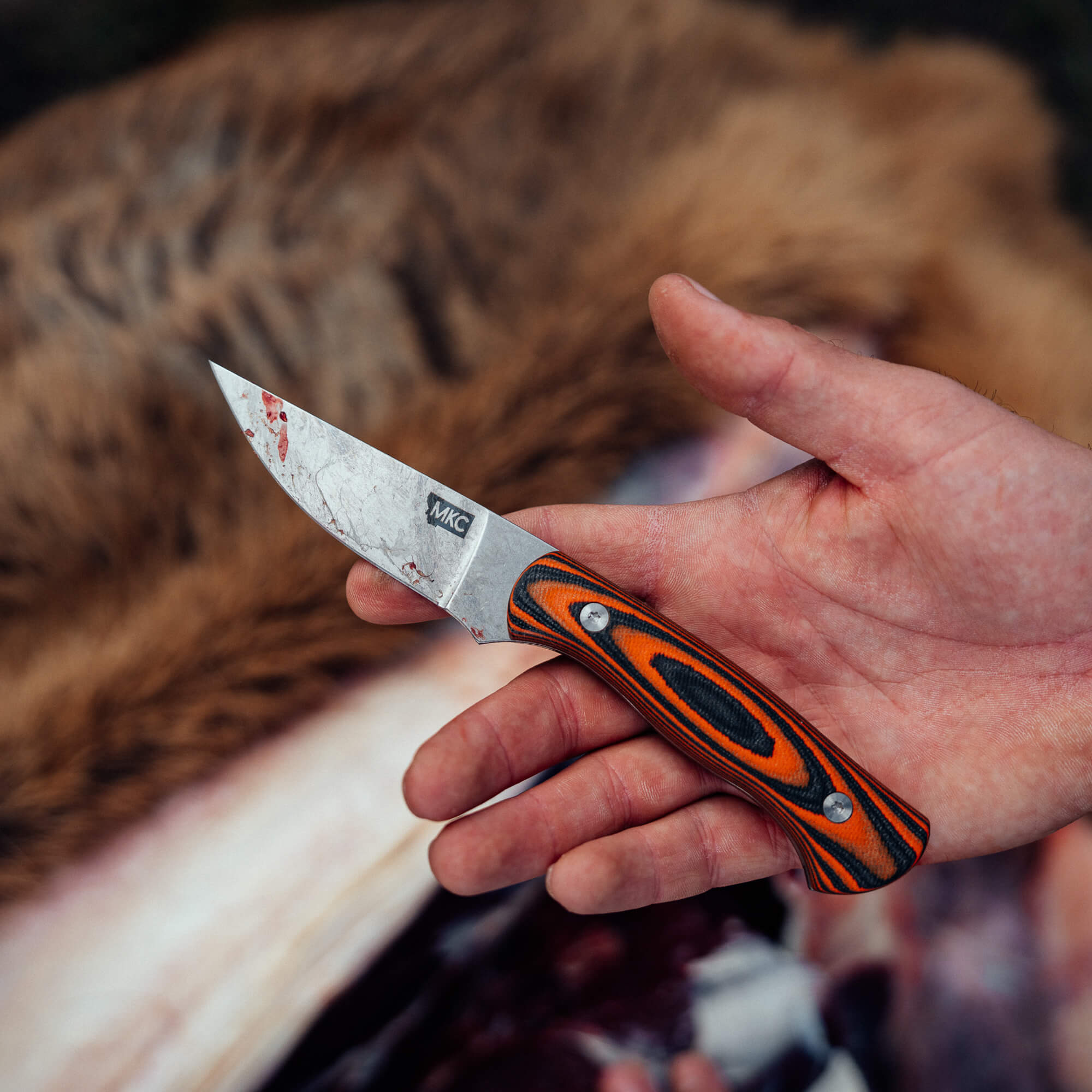 MAGNACUT BLACKFOOT 2.0 - ORANGE & BLACK