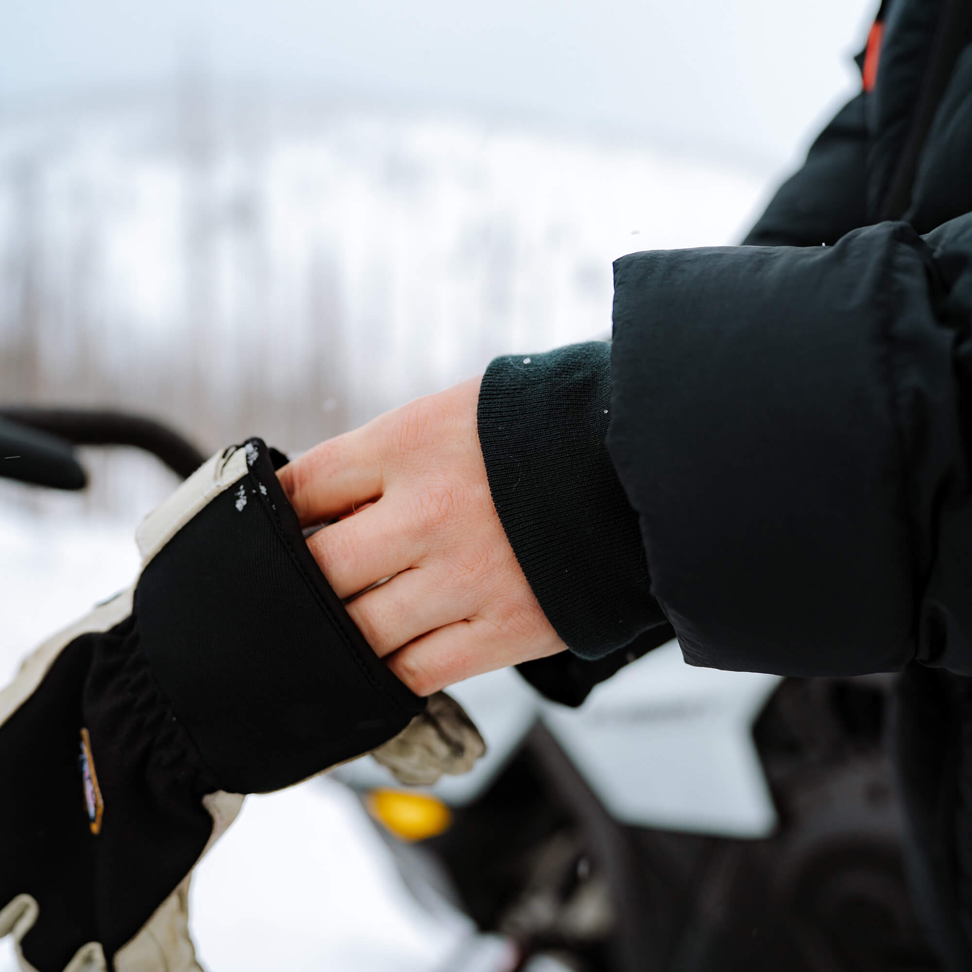 GRINNELL PUFFY ZIP JACKET - BLACK