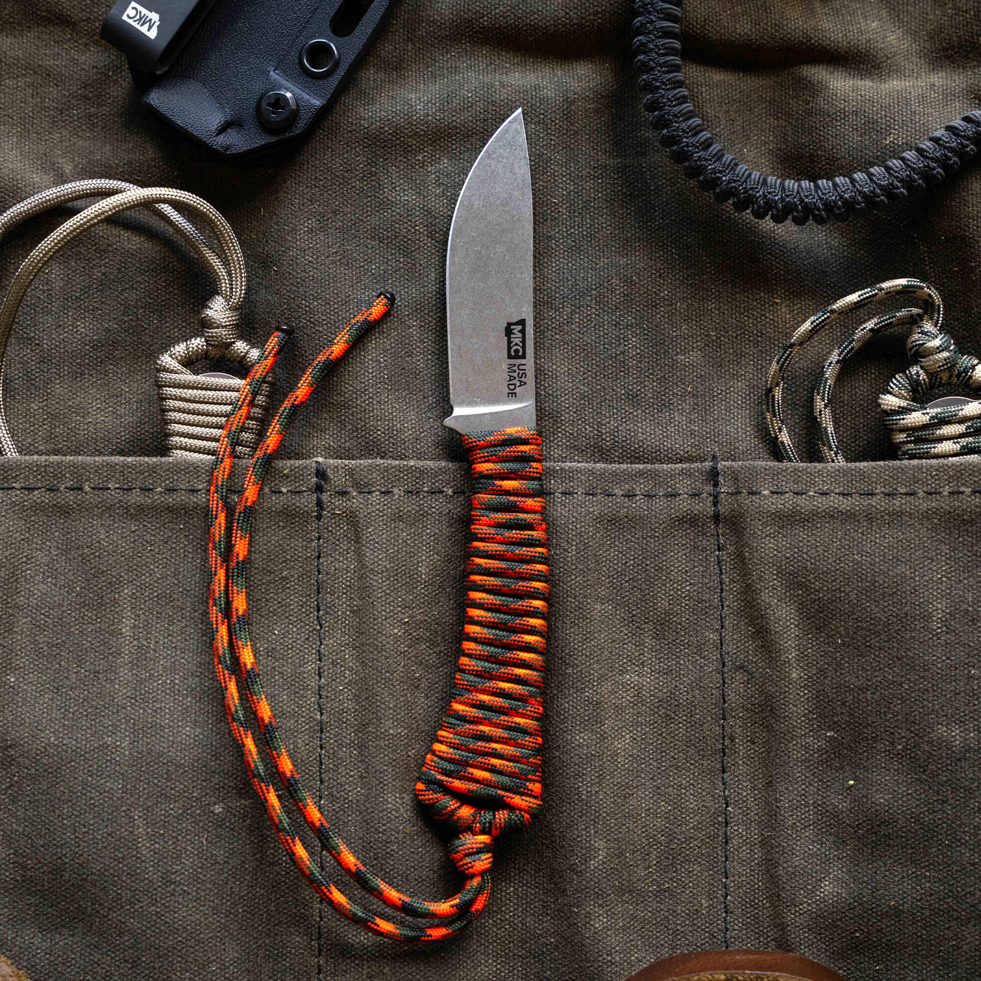 MINI STONED GOAT - ORANGE & BLACK