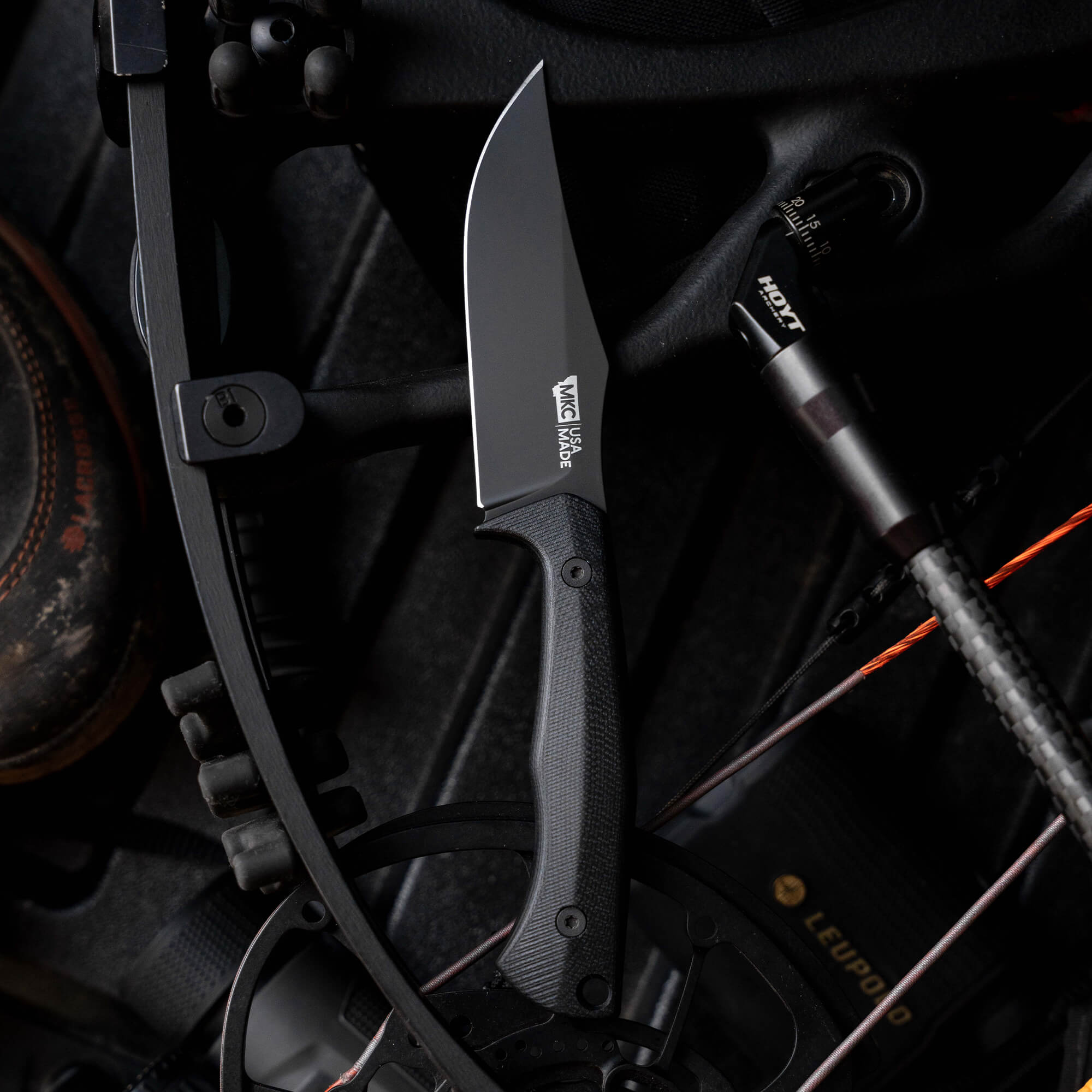 TRIUMPH PRO - BLACK