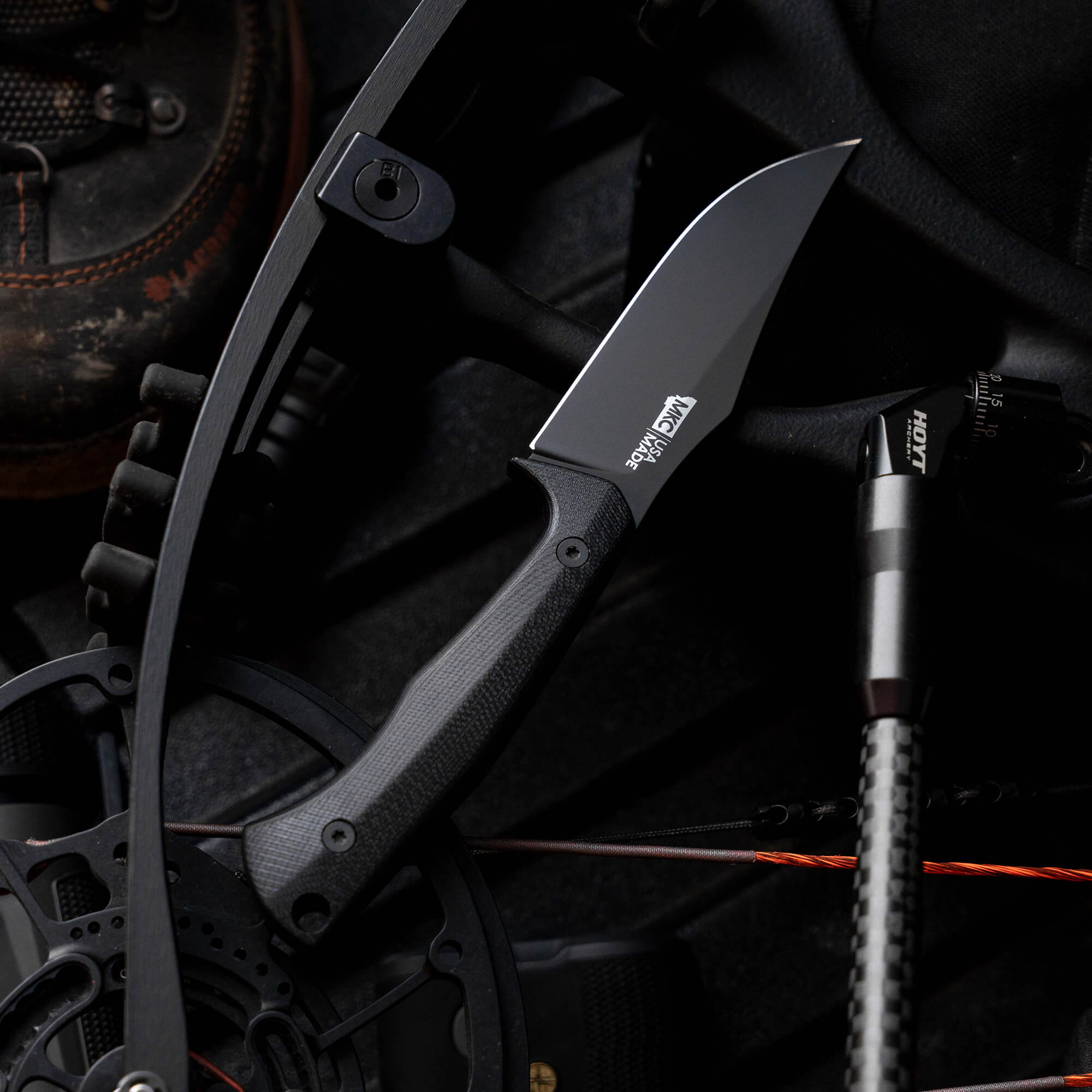 TRIUMPH PRO - BLACK