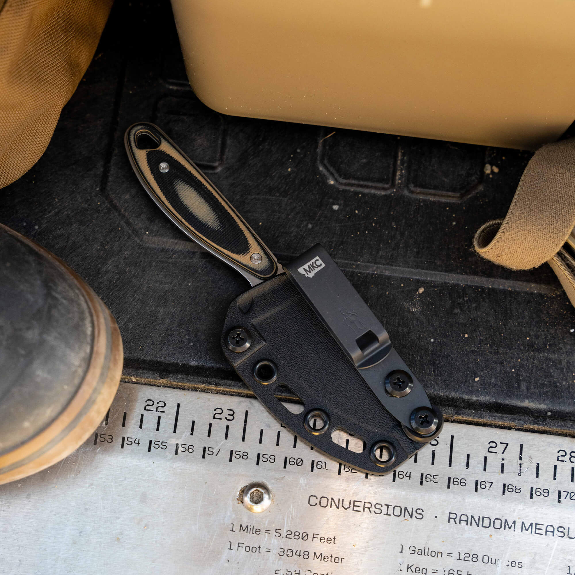 Castle Rock - Tan & Black | Montana Knife Company