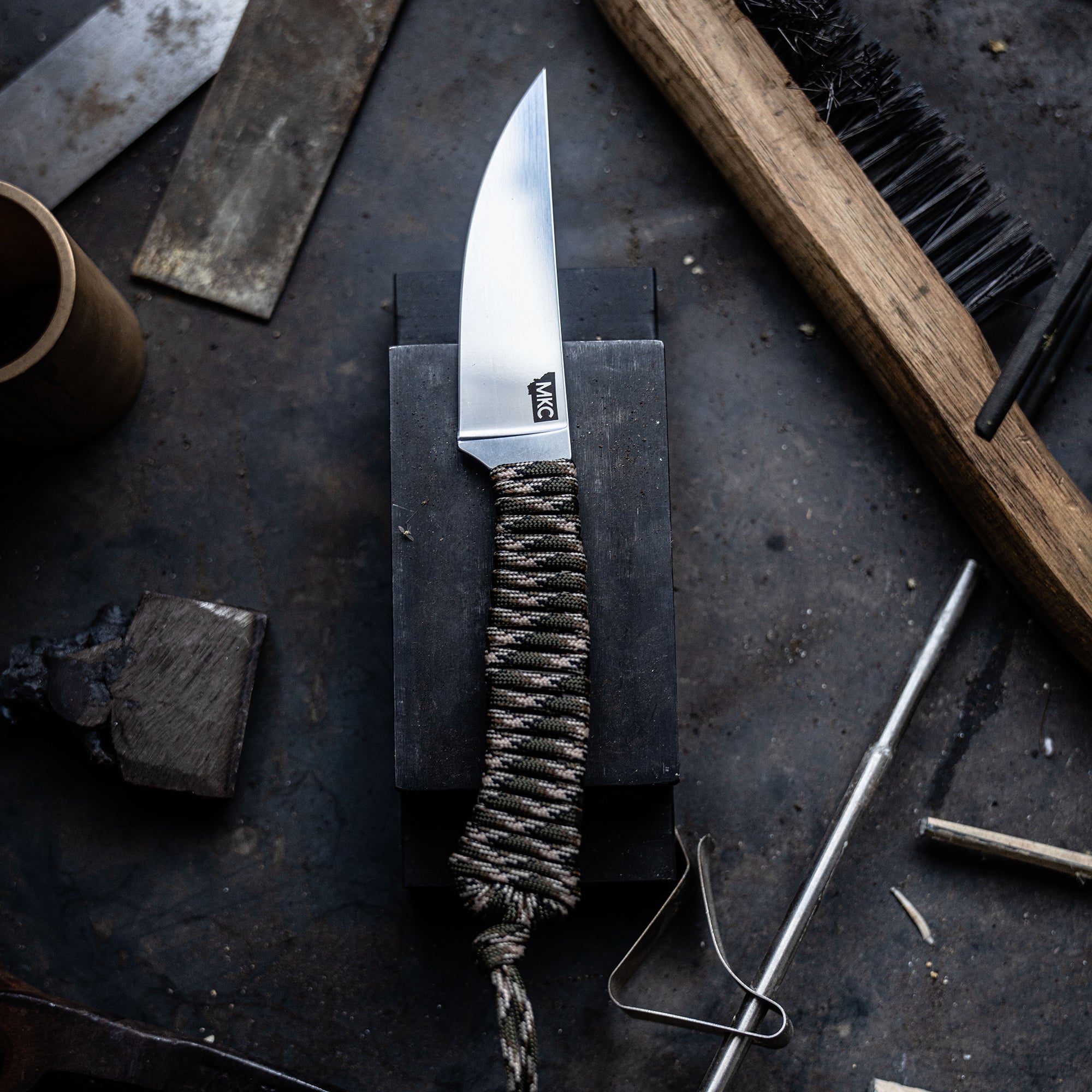THE MAGNACUT SPEEDGOAT FIXED BLADE - FOREST CAMO