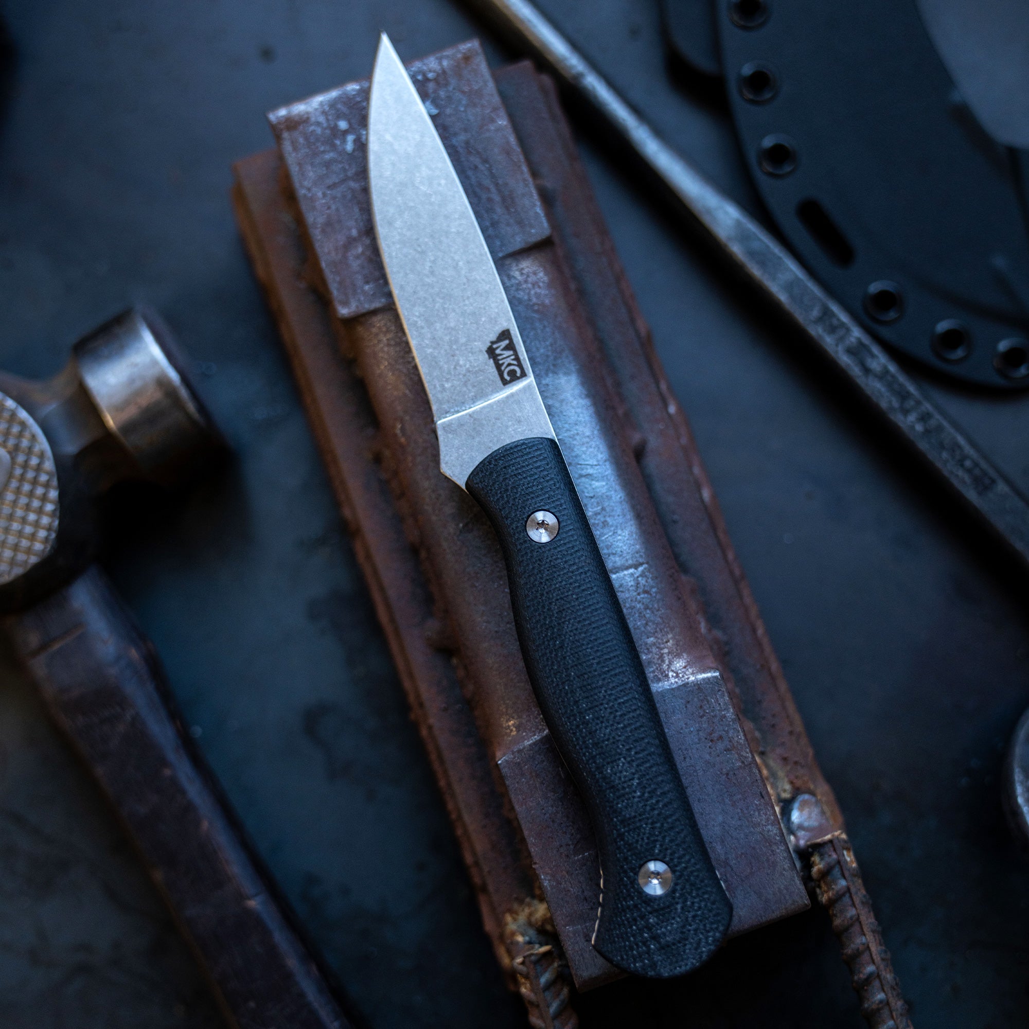 THE FIELDCRAFT SURVIVAL KNIFE - BLACK