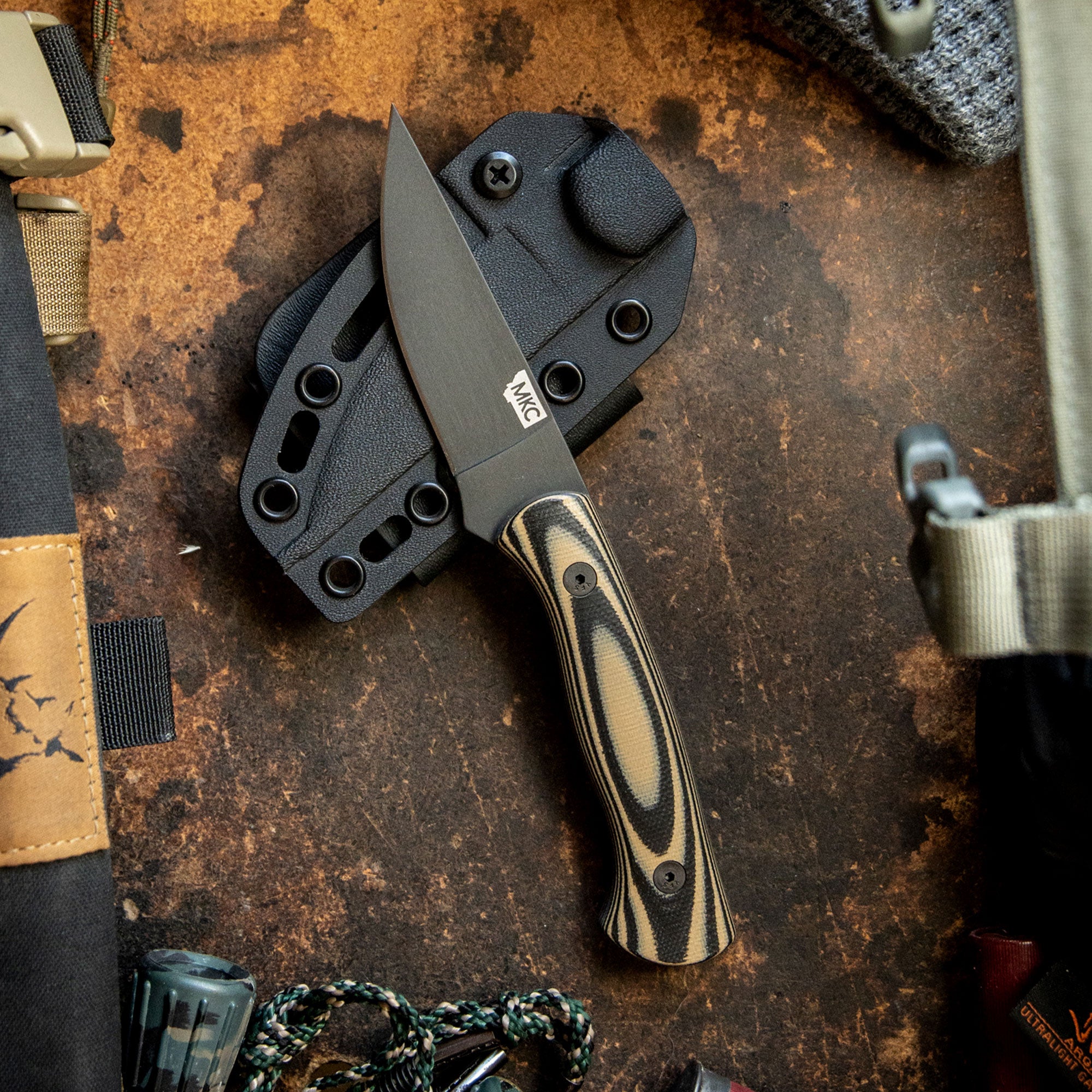 THE BLACKFOOT FIXED BLADE 2.0 - TAN AND BLACK